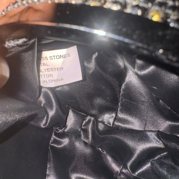 Black Chain Fringe Bag - Picture 7 of 10